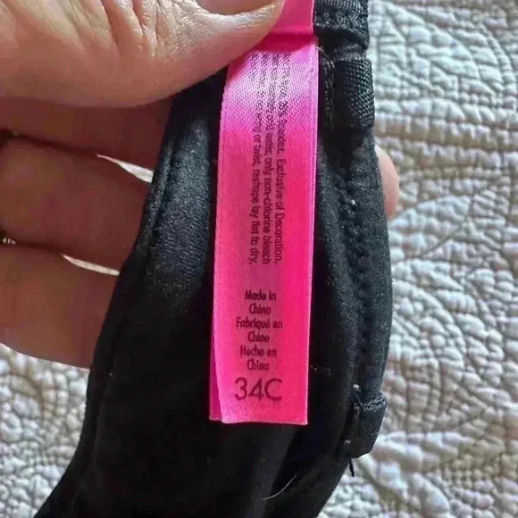 Betsy Johnson 34C Black padded bra slight push up Feminine and sexy classic - Picture 6 of 8